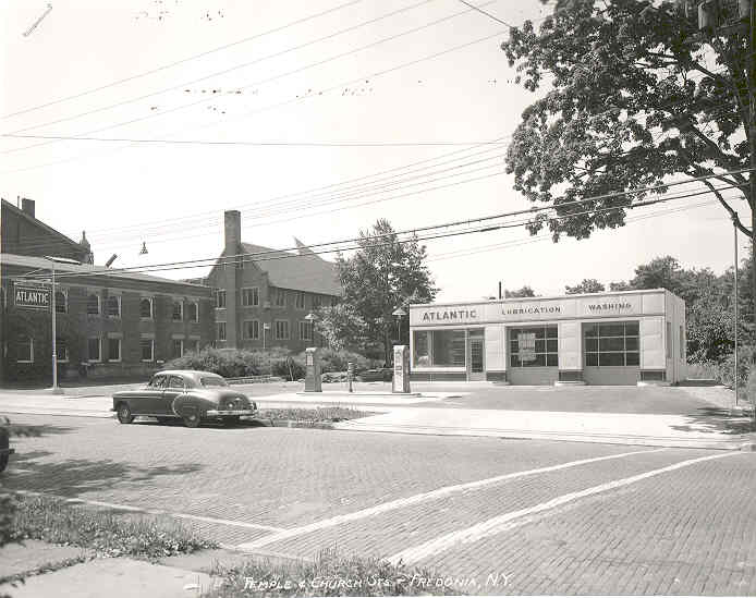 Atlantic_Gas_Station__Fredonia.jpg
