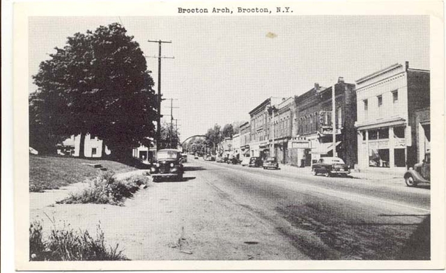Brocton_NY_downtown.jpg