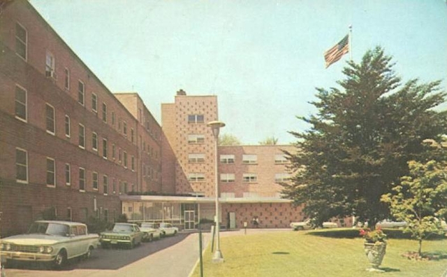Brooks_Hospital___1964.jpg