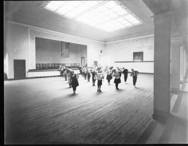 dunkirk__h7_school_gym_&amp;_aud_1936.jpg
