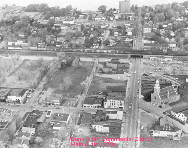 Dunkirk_NY_commercial_District_main_&amp;4Th_1070s.jpg