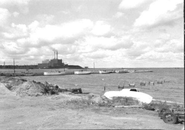 Dunkirk_NY_harbor_1978.jpg