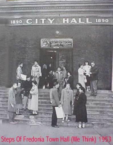 Fredonia_City_Hall_1953.jpg