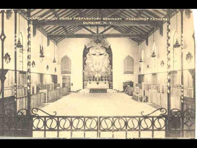 Holy_Cross_Seminary_Chapel.jpg