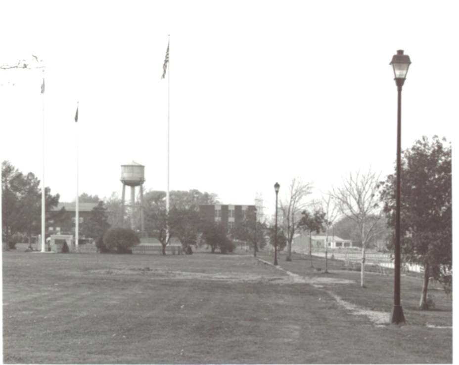 Lake_Shore_&amp;_Central_Ave_Dunkirk_NY_1975.jpg