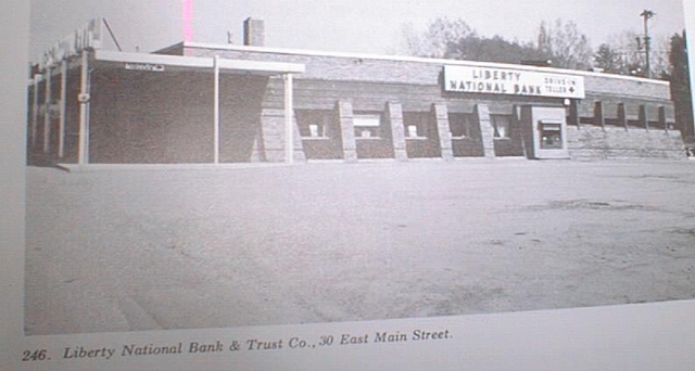 Liberty_National_Bank___D&amp;F_Plaza.jpg