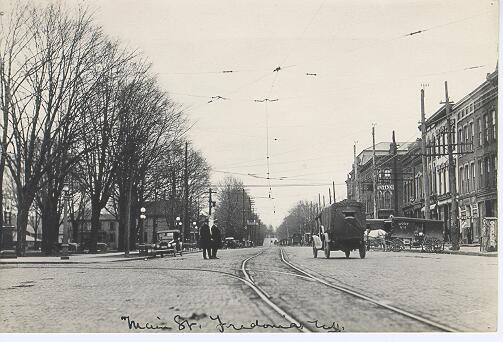 Main_&amp;_Temple_Streets_Fredonia__1893.jpg
