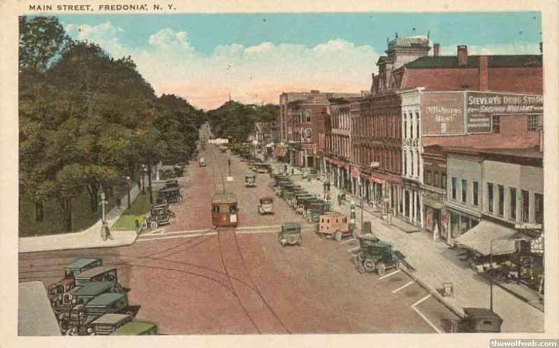 Main_Street_Fredonia__1915.jpg