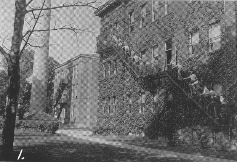 Side_Entrance_old_DHS_Academy.jpg