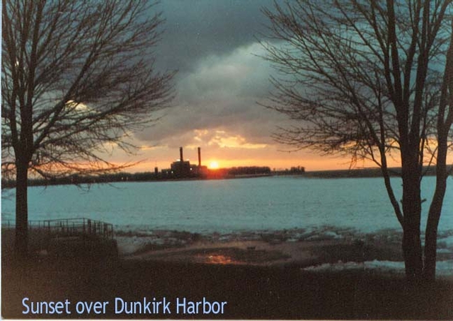 Sunset_over_Dunkirk_Harbor.jpg