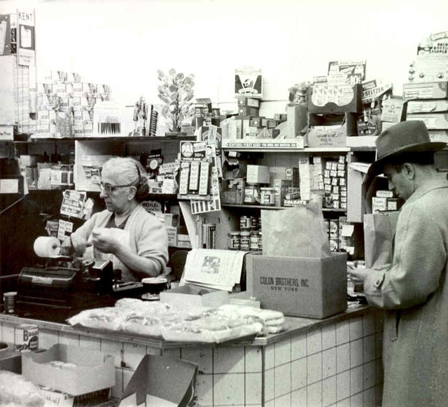 Valvo's_Grocery.jpg