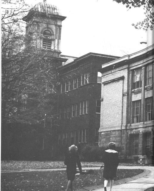 Walking_to_Old_DHS.jpg