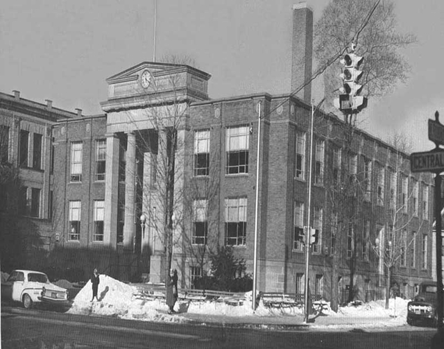 City_Hall_Steps__1934.jpg