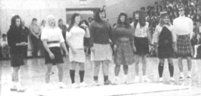 DHS_Replacement_Cheerleaders__1969.jpg