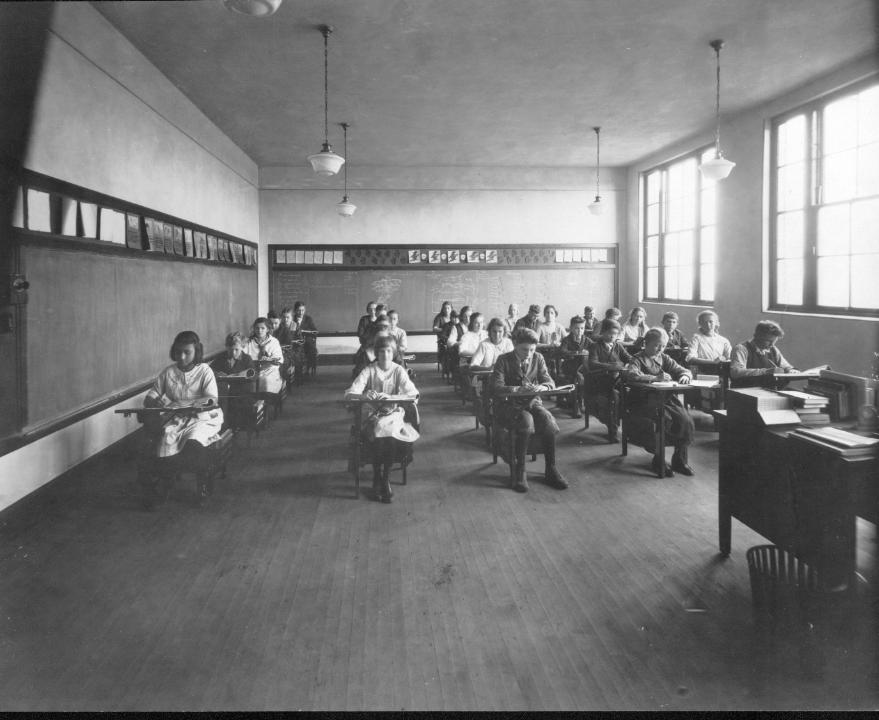 dunkirk__h7_school_classroom_1936.jpg