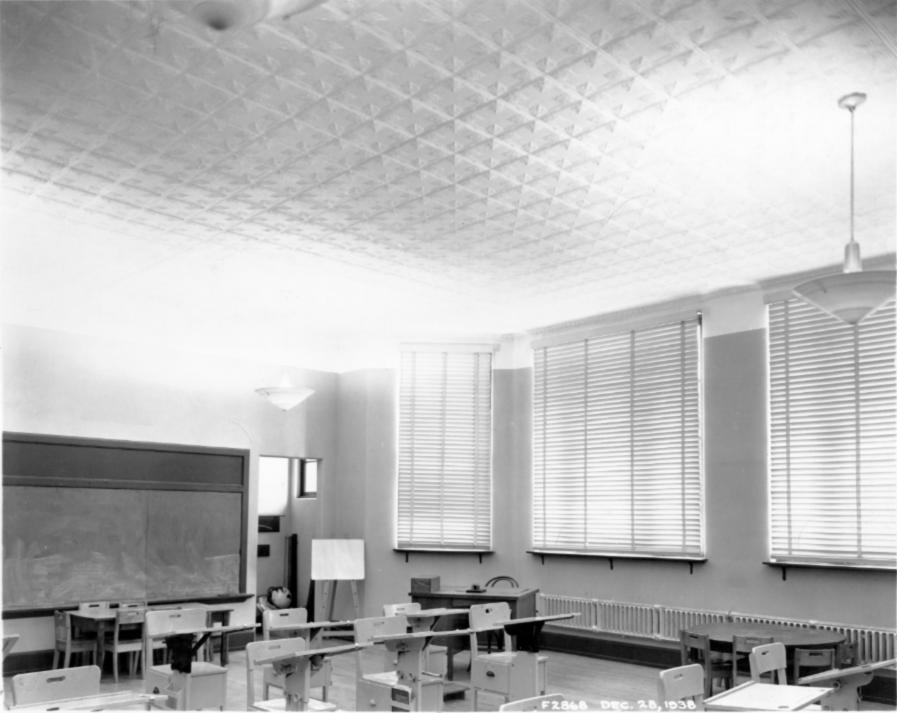 dunkirk__h7_school_classroom_1938.jpg