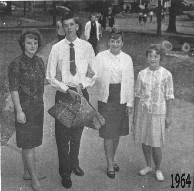 Guy_with_purses__1964.jpg