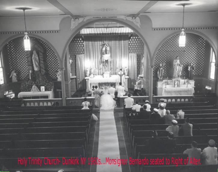 Holy_Trunity_Church_1960s-inside.jpg