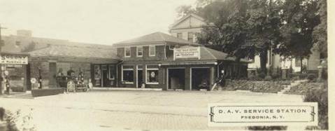 Mobil_Station_in_Fredonia_East_main.jpg