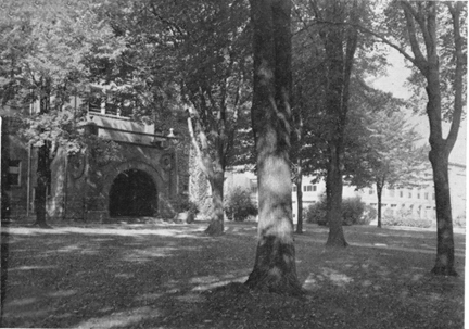 Old_DHS_from_Front_1944.jpg