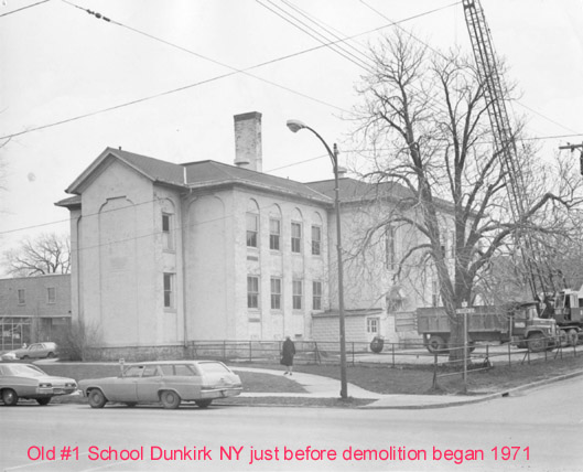 Old_Dunkirk_NY_number1_School_just_before_Demolition.jpg